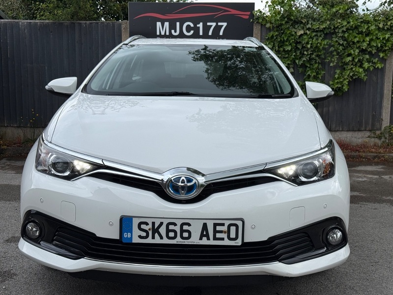 Toyota Auris 1.8 Vvt-h Business Edition SK66AEO White #2