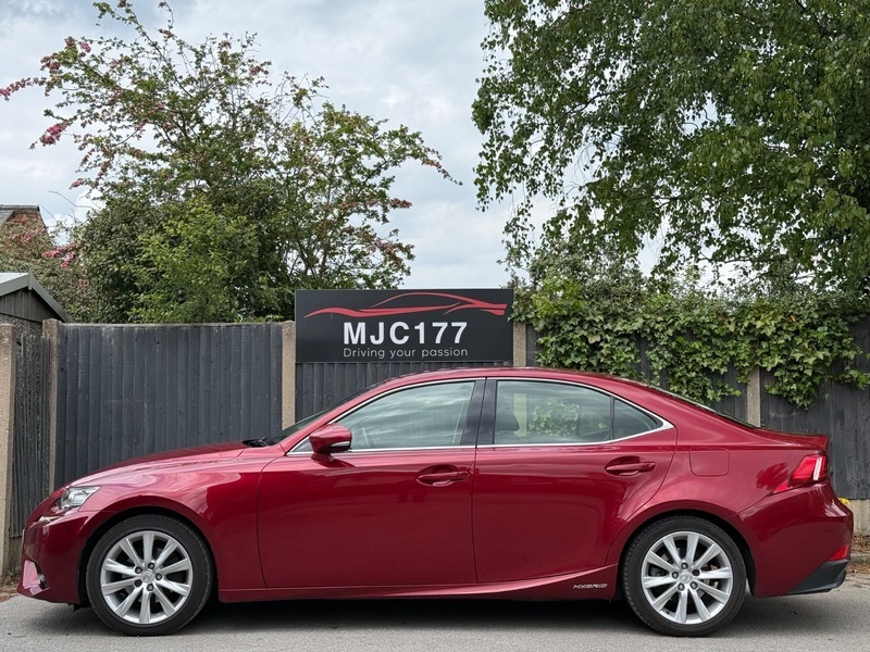 Lexus IS 2.5 300H Executive Edition JO03JCH Red #4