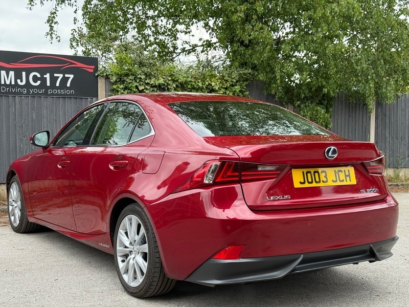 Lexus IS 2.5 300H Executive Edition JO03JCH Red #5