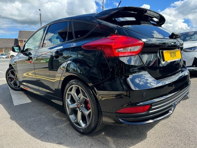Ford Focus 2017 2.0 Tdci St-3 Hatchback Eur Black #2