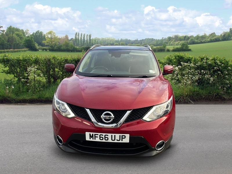 Nissan Qashqai Tekna Dig-t Red