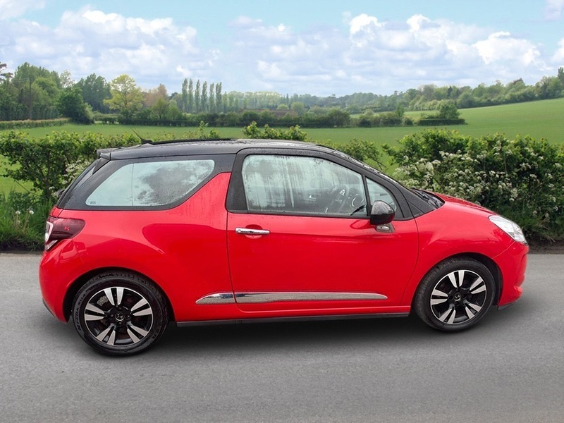 DS DS 3 Bluehdi Chic S S Red