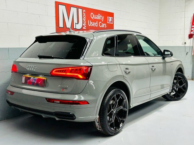 Audi Q5 Tdi 40 Black Edition PXZ4342 Grey #5