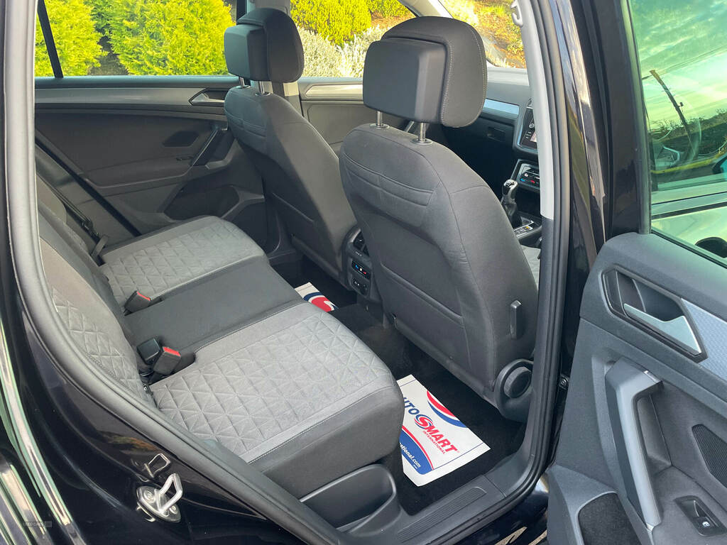 Volkswagen Tiguan 2.0 Tdi Life Black #6