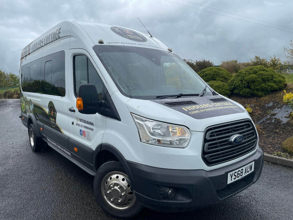 Ford Transit Custom 2.2 Tdci 125Ps H3 18 Seater Trend White