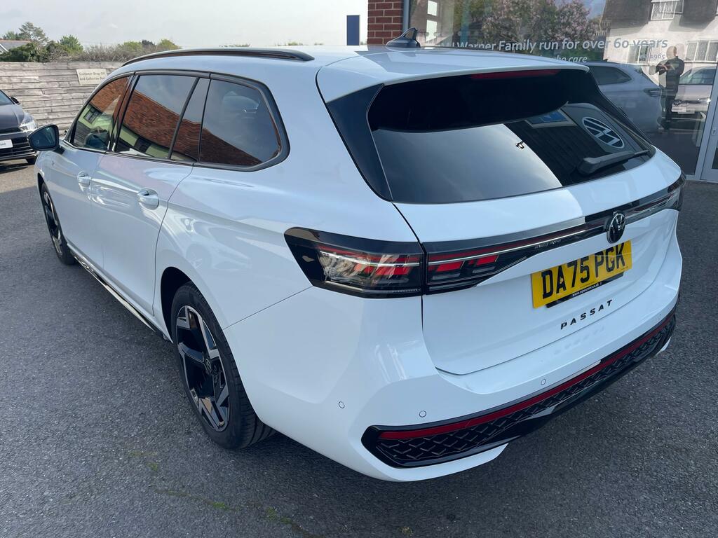 Volkswagen Passat 1.5 Tsi Ehybrid 19.7Kwh R-line Estate P White #6
