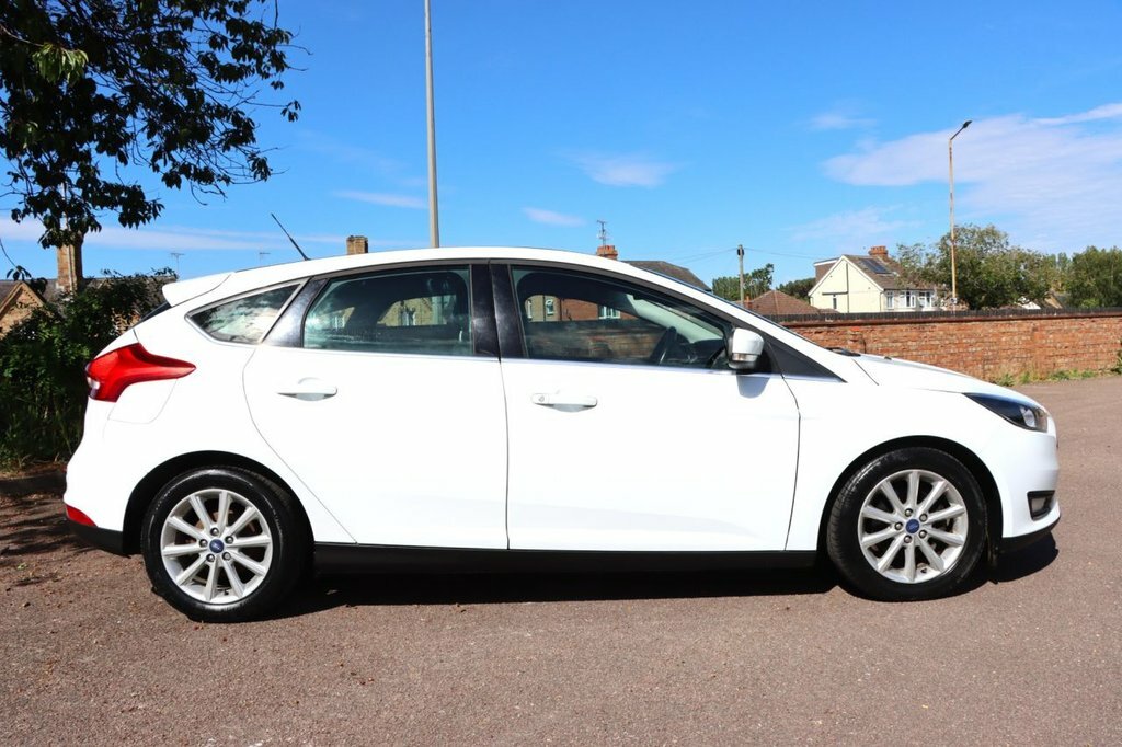 Ford Focus 1.6L Titanium MF15HLA White #5