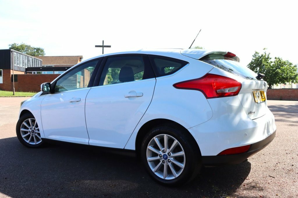 Ford Focus 1.6L Titanium MF15HLA White #4