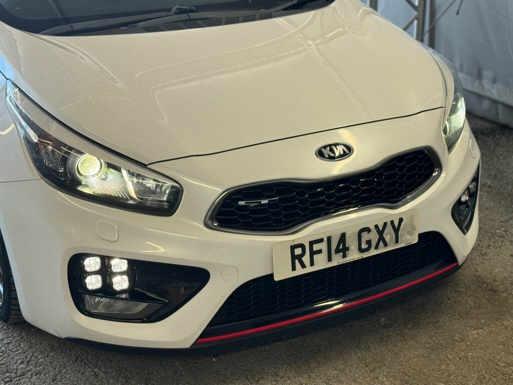 Kia Proceed Hatchback White #18