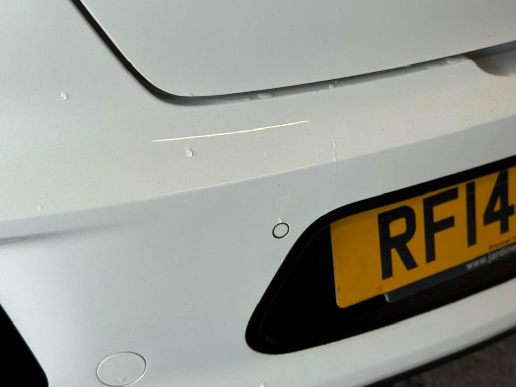 Kia Proceed Hatchback White #46