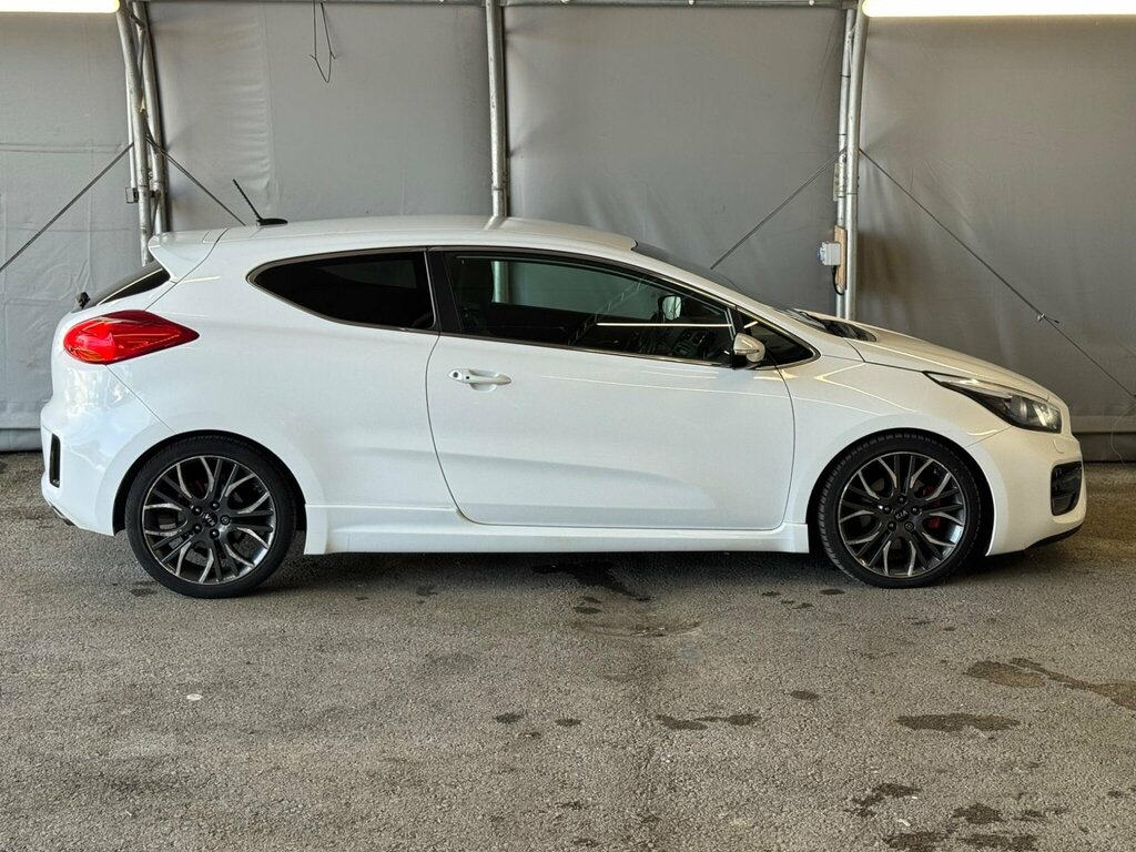 Kia Proceed Hatchback White #8