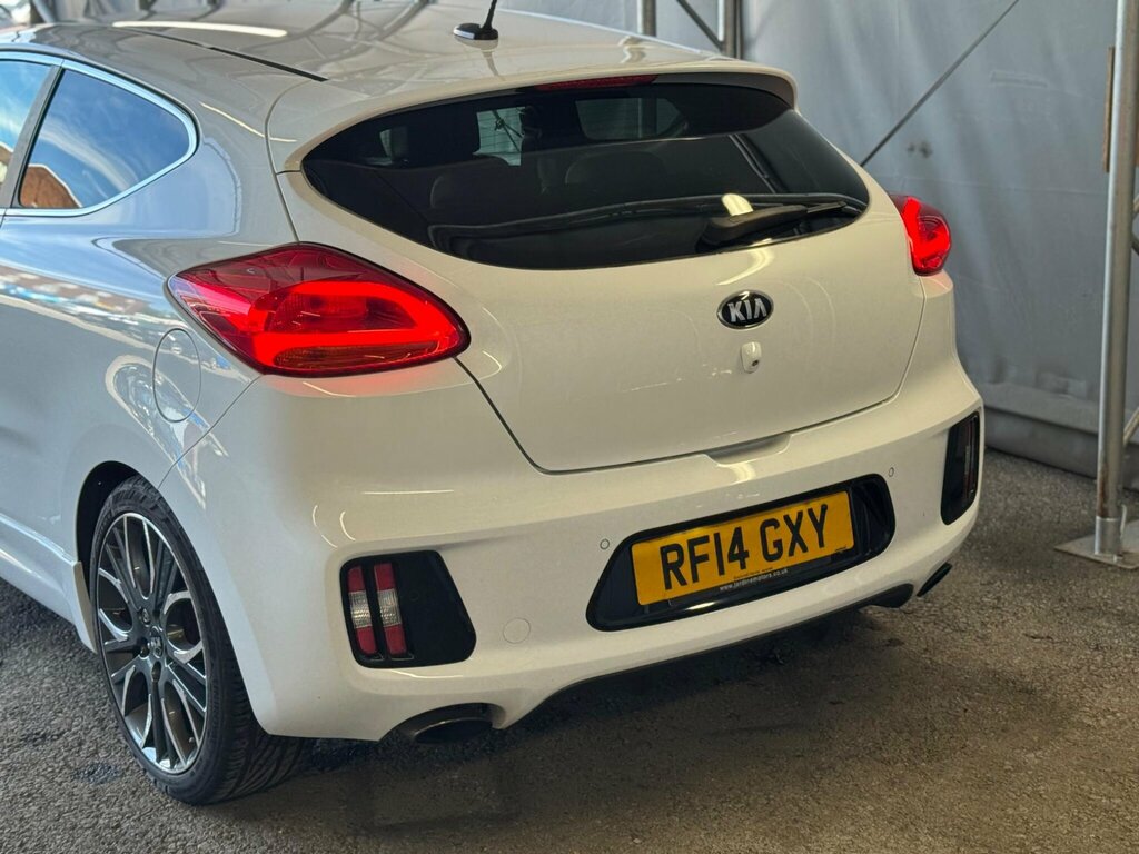 Kia Proceed Hatchback White #27