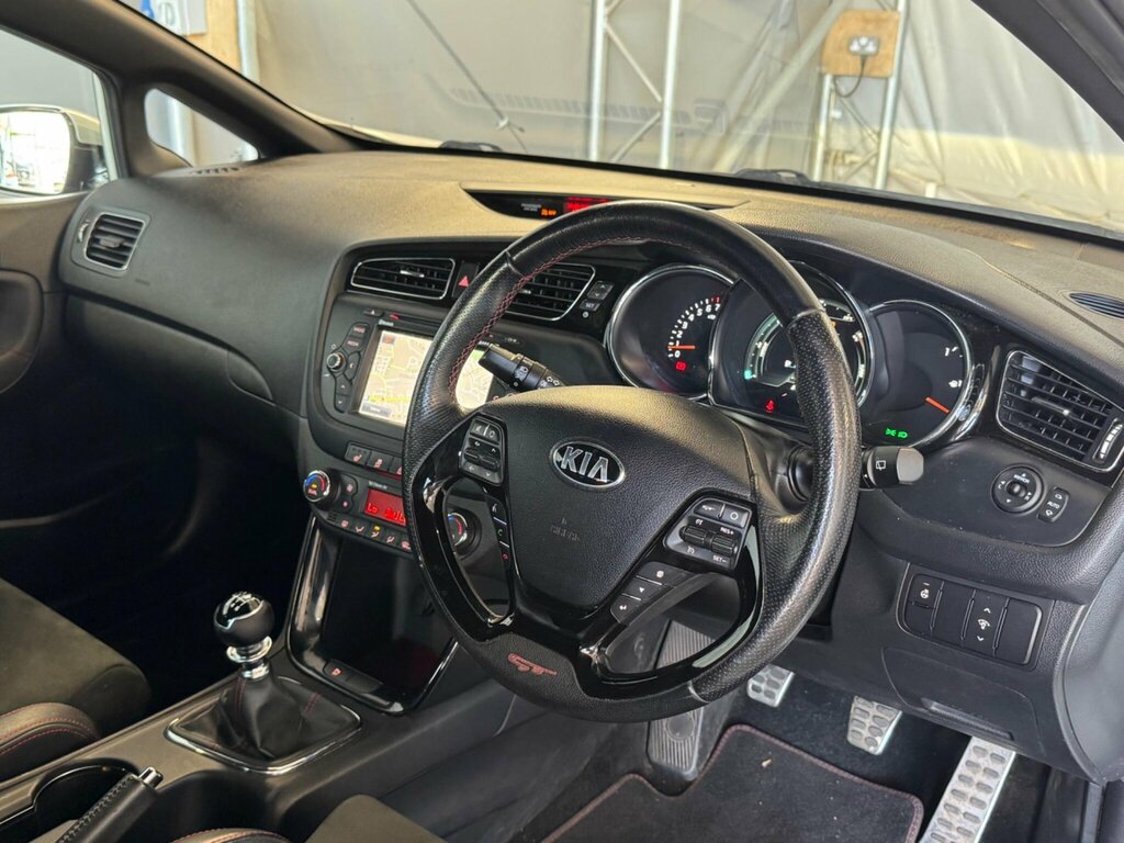 Kia Proceed Hatchback White #10