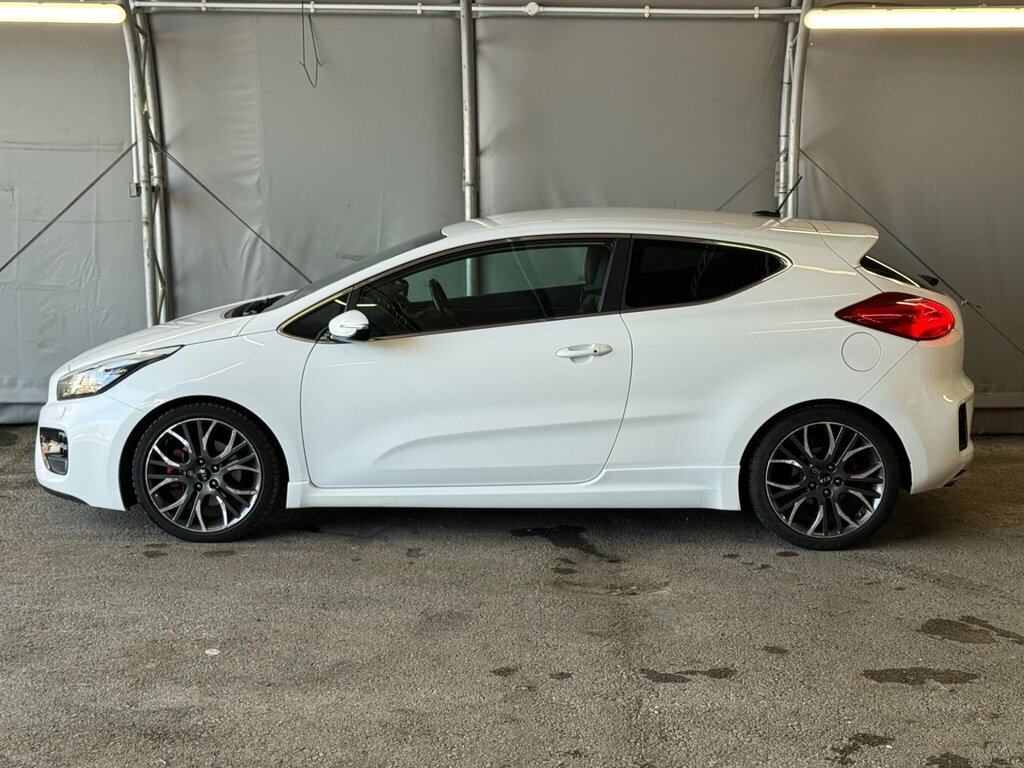 Kia Proceed Hatchback White #7