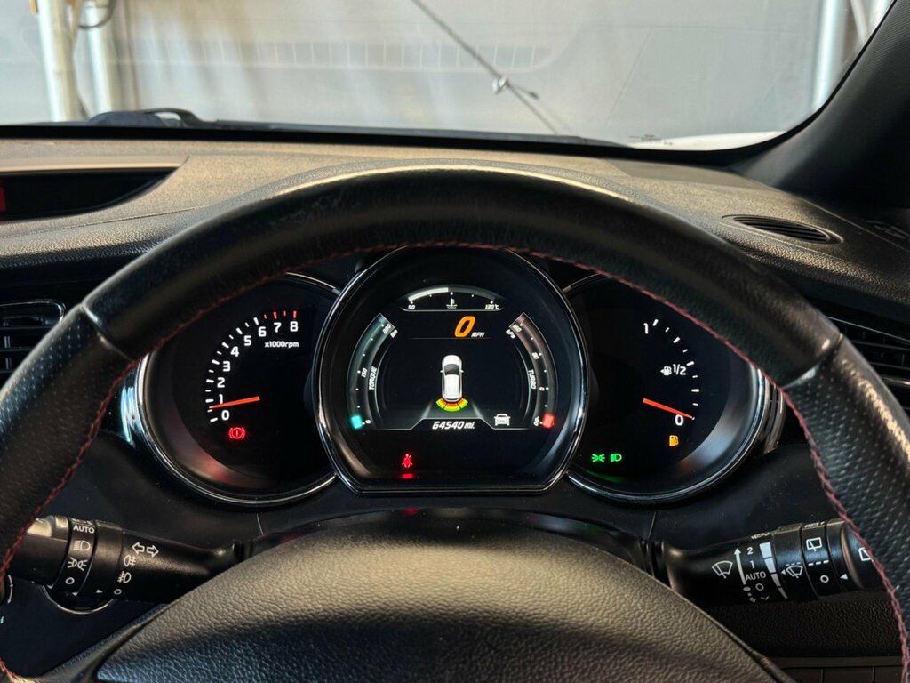 Kia Proceed Hatchback White #32