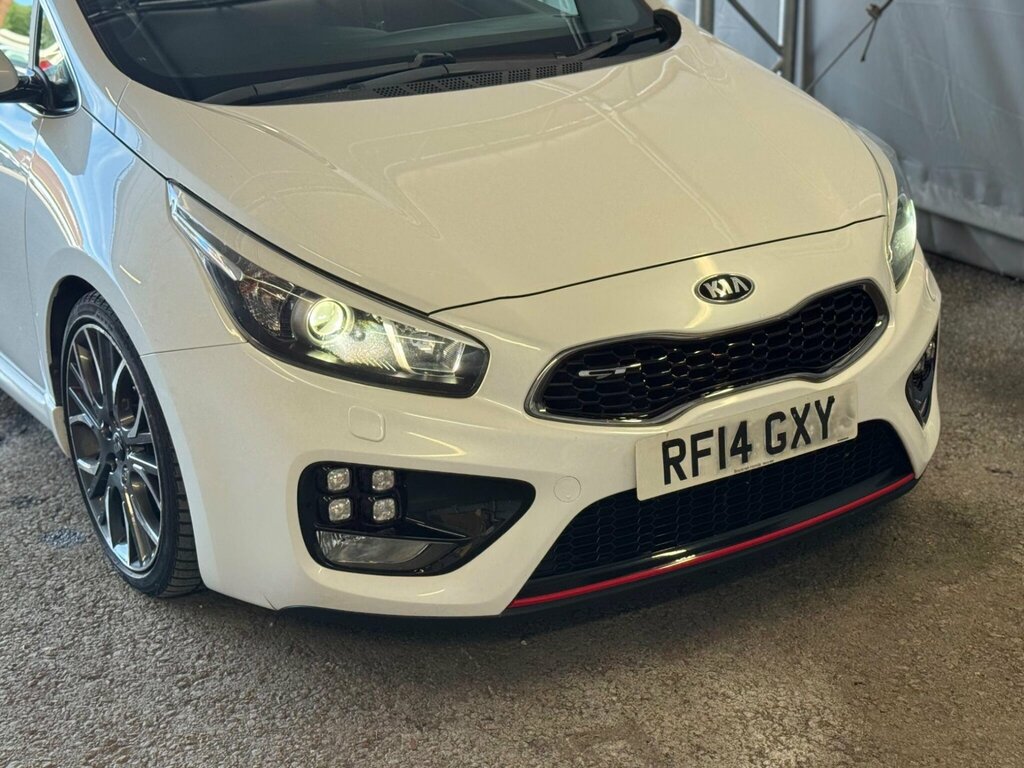 Kia Proceed Hatchback White #17