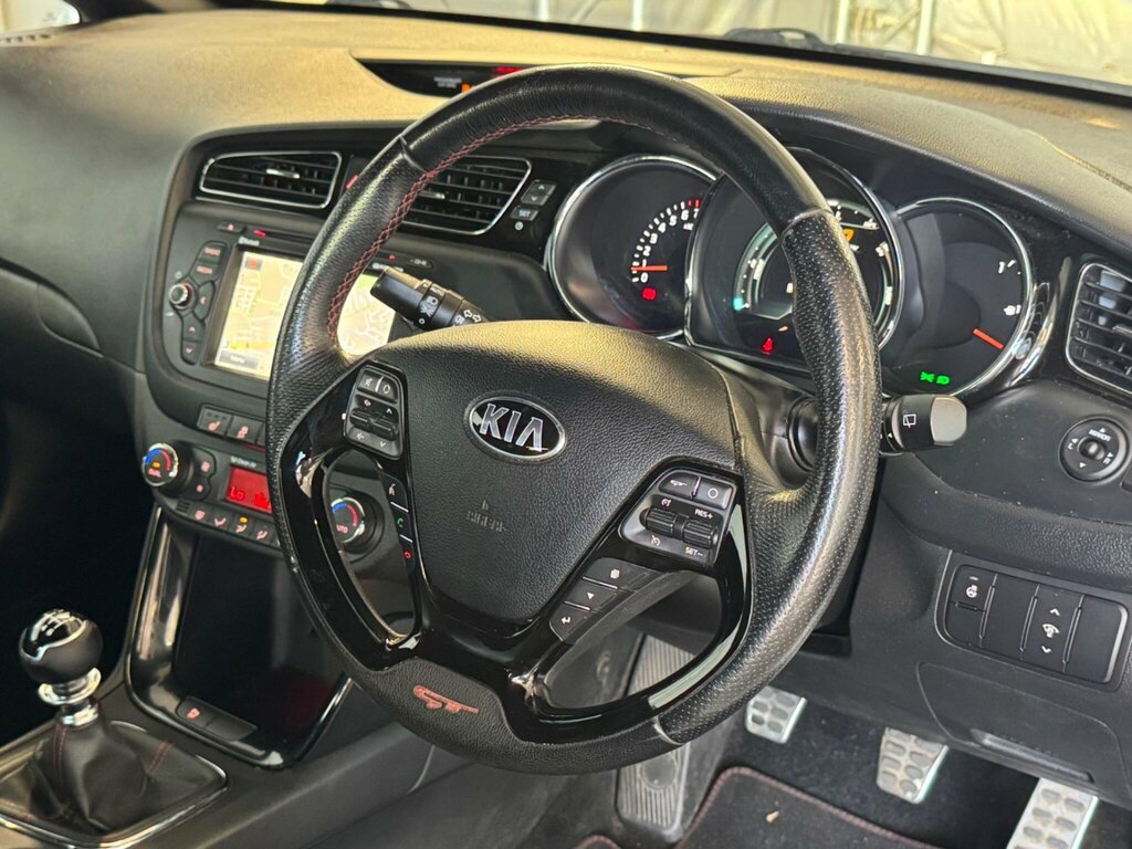 Kia Proceed Hatchback White #11