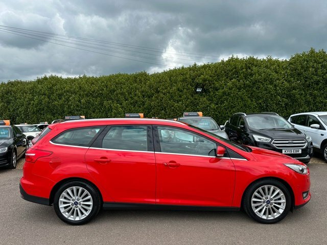 Ford Focus 2017 1.5 Tdci Titanium X Estate WU17CAV Red #2