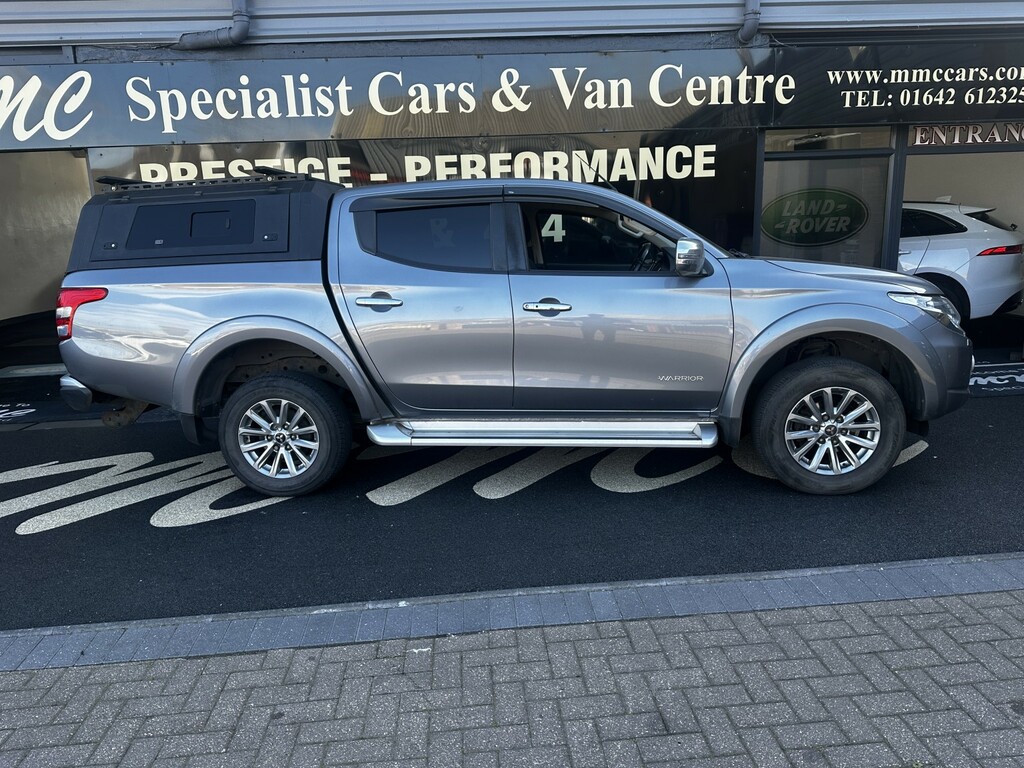 Mitsubishi L200 Pickup 2.4 Di-d Dc Warrior 201767 DN67UKO Grey #2