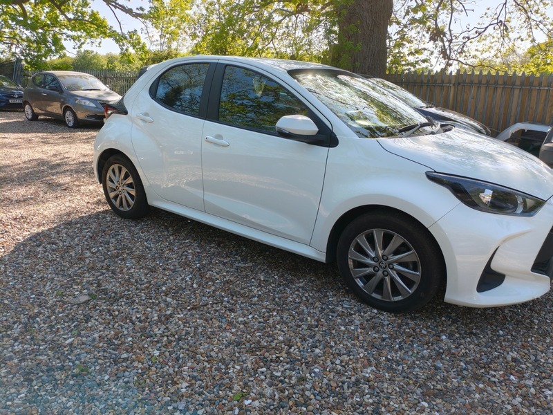 Toyota Yaris Icon YH72NZZ White #2