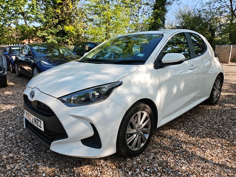 Toyota Yaris Icon White