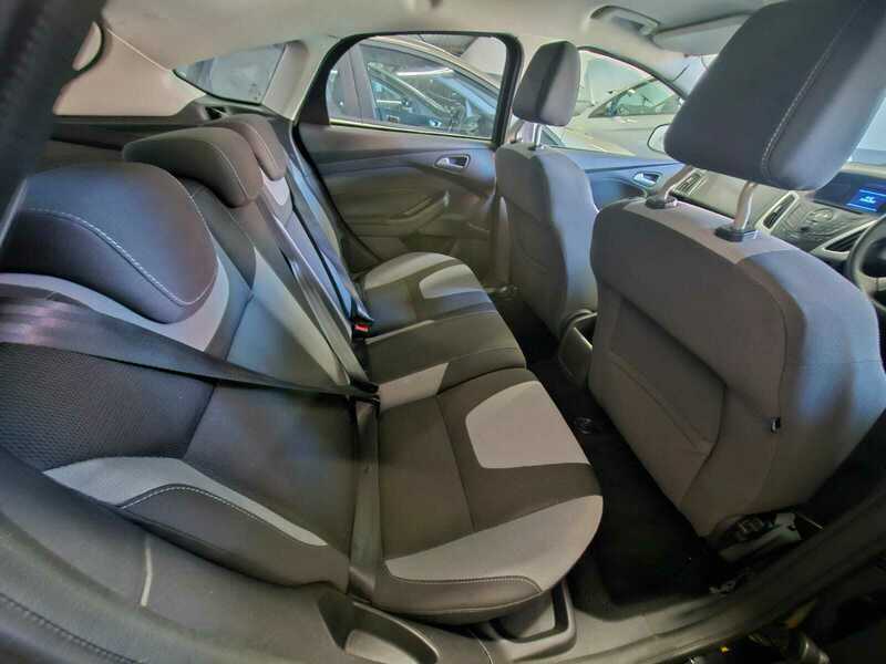 Ford Focus Zetec Black #6
