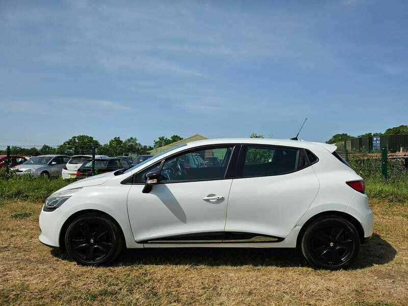 Renault Clio Dynamique Medianav SJ64RKO White #2