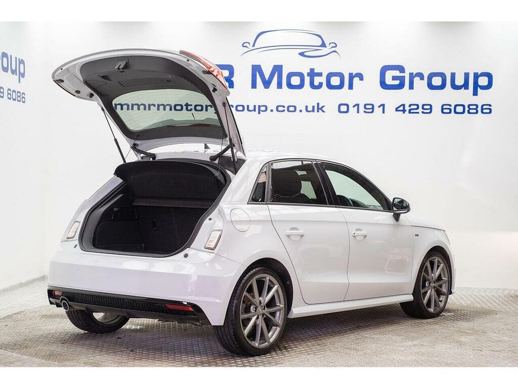 Audi A1 1.6 Tdi Black Edition Sportback Euro 6 Ss FX16OSM White #6