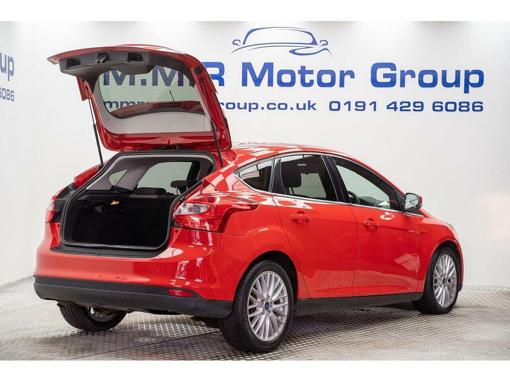 Ford Focus 1.6 Tdci Zetec Euro 5 Ss SG13WAE Red #4