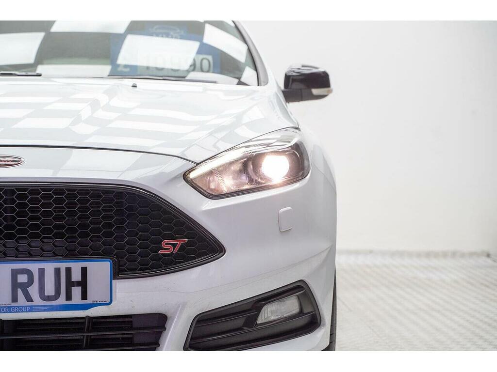 Ford Focus Focus St-3 Hatchback 1 DE16RUH White #3