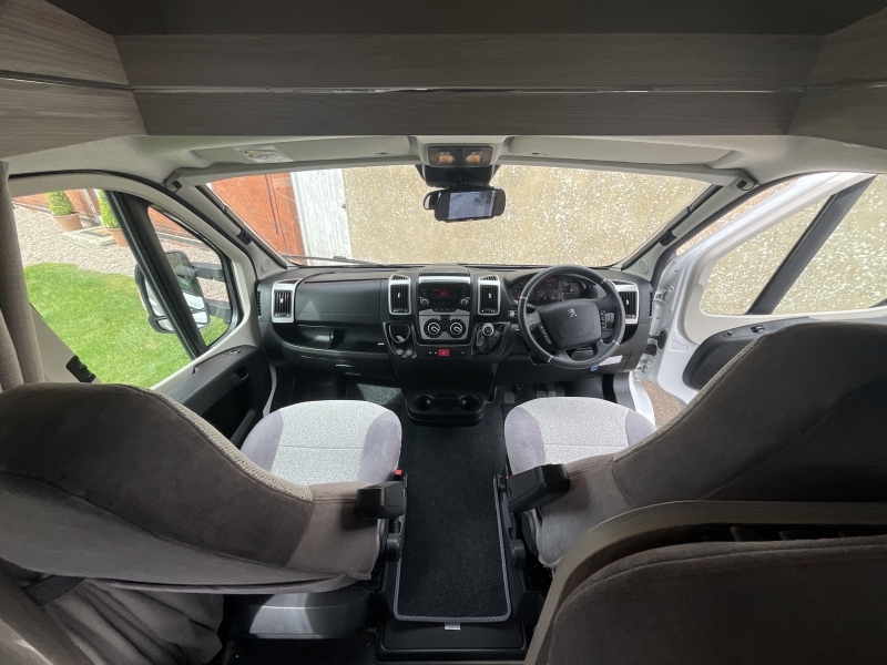 Peugeot Elddis Majestic 255 Silver #5