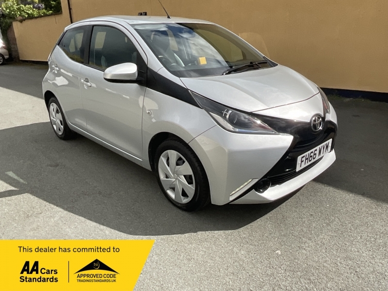 Toyota Aygo X -Play Gearbox Red