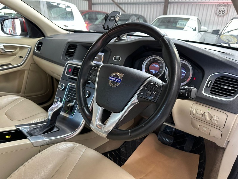 Volvo S60 1.6D Drive Se Saloon Blue #11