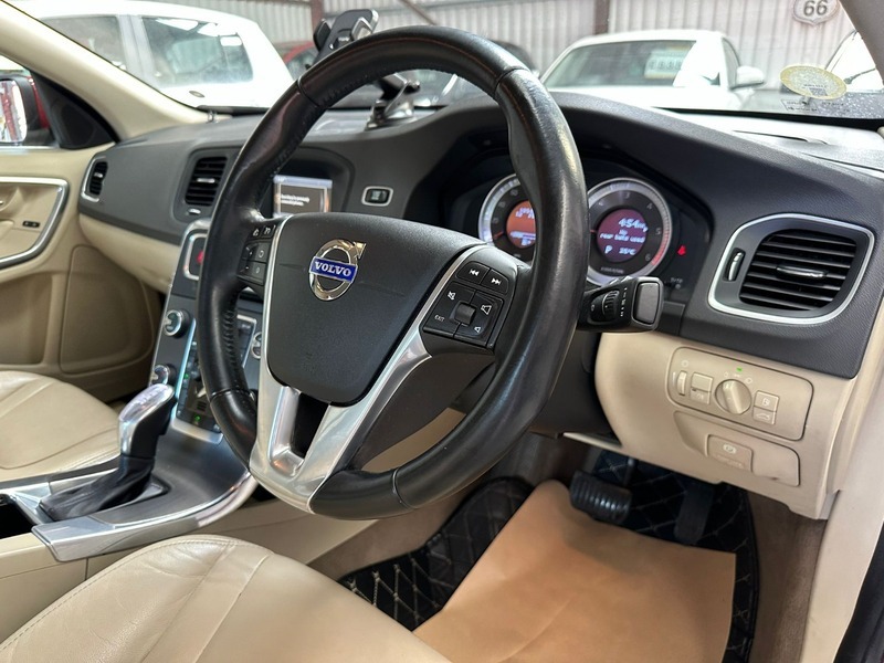 Volvo S60 1.6D Drive Se Saloon Blue #20