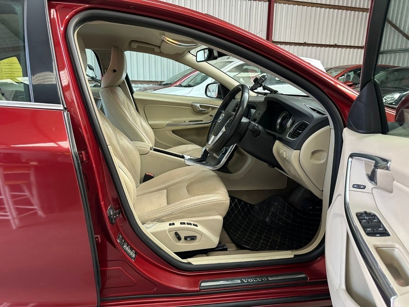 Volvo S60 1.6D Drive Se Saloon Blue #10