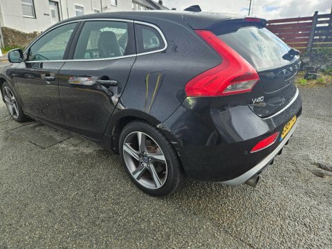 Volvo V40 D2 R-design Nav GJ64FEH Black #6