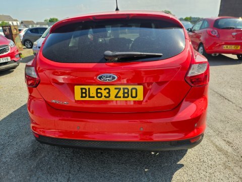 Ford Focus Zetec Tdci BL63ZBO Red #5
