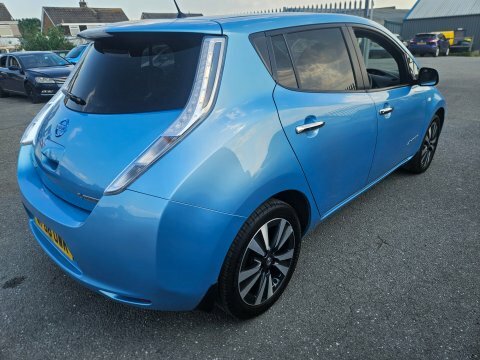 Nissan Leaf Tekna Blue #4