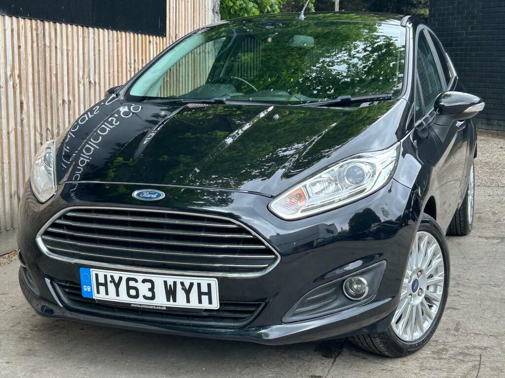 Ford Fiesta 1.6 Titanium Powershift Euro 5 Black