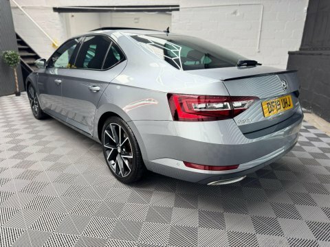 Skoda Superb 1.5 Tsi Act DF19UHJ Grey #5