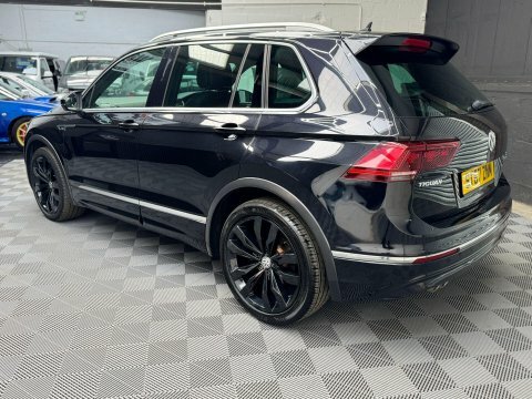 Volkswagen Tiguan 2.0 Tdi R-line ST67ZNM Black #5