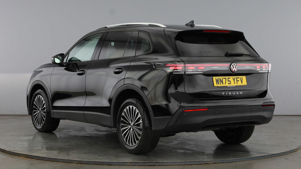 Volkswagen Tiguan 2.0 Tdi Match Dsg Euro 6 5-Door WN75YFV Black #3
