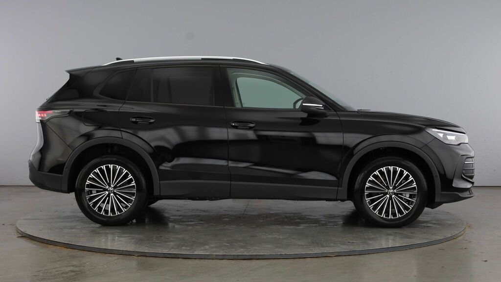 Volkswagen Tiguan 2.0 Tdi Match Dsg Euro 6 5-Door WN75YFV Black #4