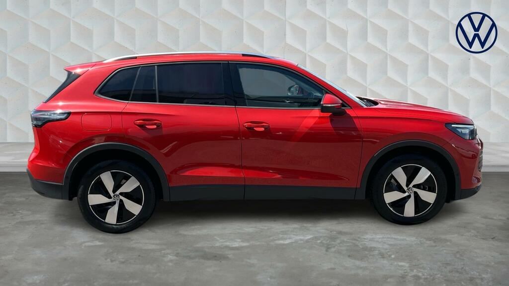 Volkswagen Tiguan 2.0 Tdi Match Dsg Euro 6 5-Door Red #3