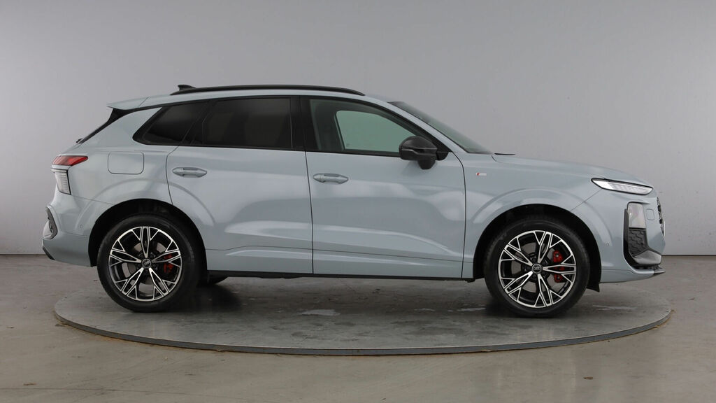 Audi Q3 2.0 Tfsi Launch Edition Plus Sportback S Tronic Qu WP75AHX Grey #4