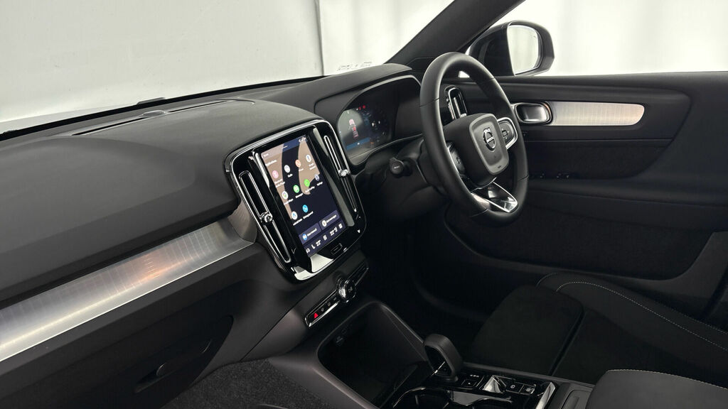 Volvo XC40 2.0 B3 Mhev Plus Dark Dct Euro 6 5-Door WF75BZH Blue #2