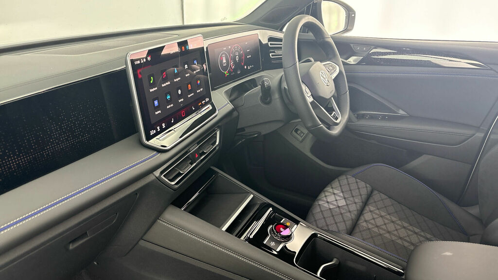 Volkswagen Tiguan Etsi Mhev R-line Dsg Euro 6 5-Door WV26XNP White #2