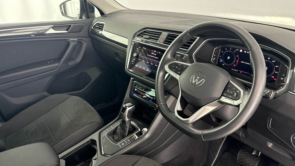 Volkswagen Tiguan Tsi Elegance Dsg Euro 6 5-Door WN73KHJ Black #6