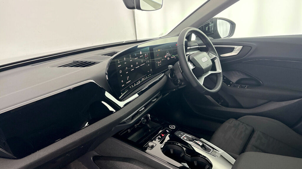 Audi A5 Avant 2.0 E-hybrid5.9kwh Technik S Tronic Quattro YD75EAZ Black #2