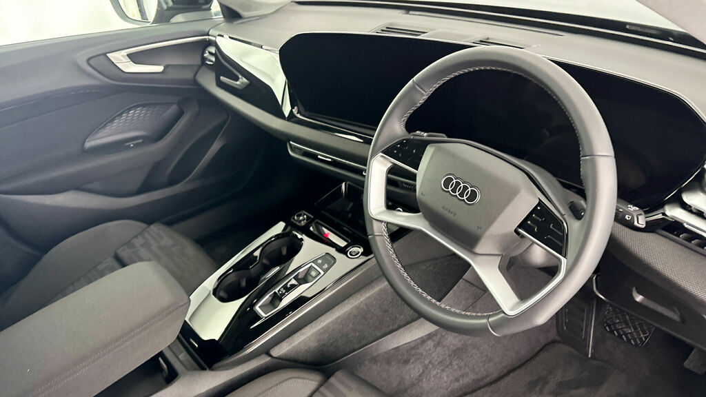 Audi A5 Avant 2.0 E-hybrid5.9kwh Technik S Tronic Quattro YD75EAZ Black #6